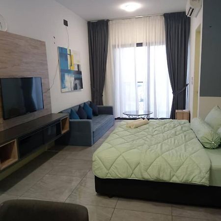 Homestay Shah Rizki At Imperio With Swimming Pool Muslim Friendly Malacca Kültér fotó
