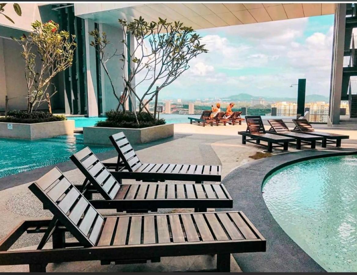 Homestay Shah Rizki At Imperio With Swimming Pool Muslim Friendly Malacca Kültér fotó